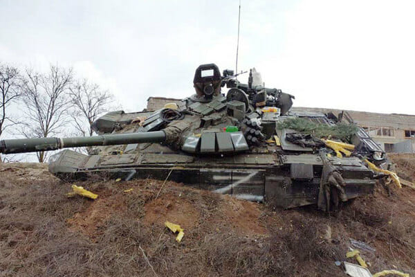 【軍事】「やられメカ」の悪夢再び ロシア戦車T-72がウクライナにやられまくっているワケ